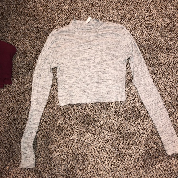 Tops - Grey crop top